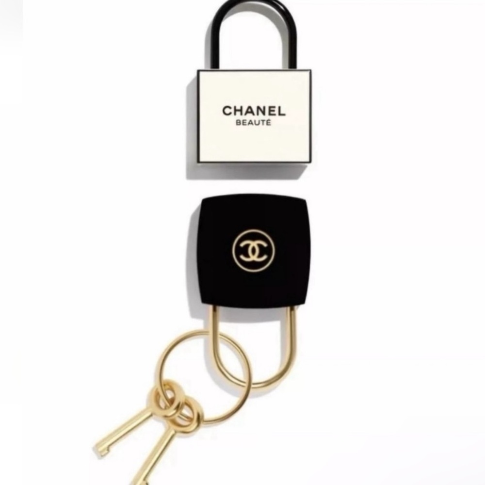 Authentic NWT Lock/Charm Set - Picture 4 of 10